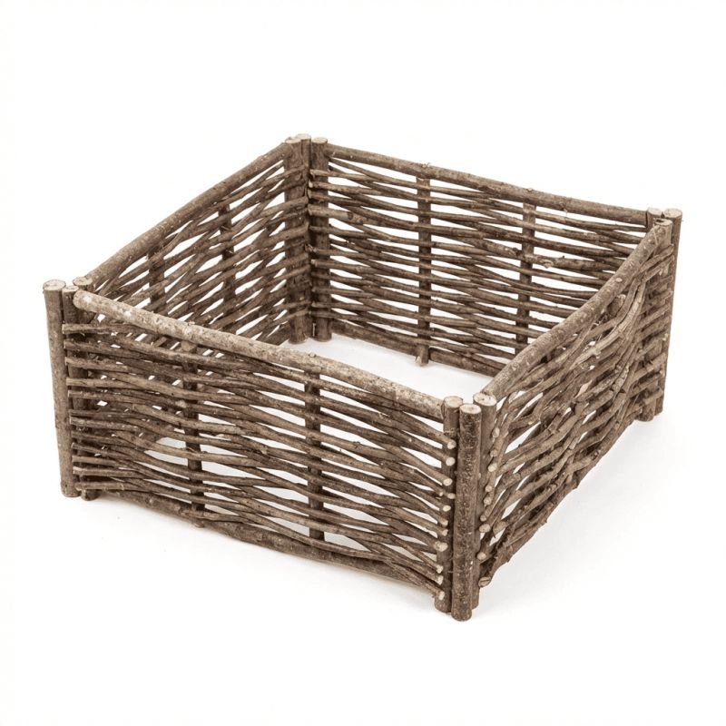 Jardinière en bois de noisetier tressé